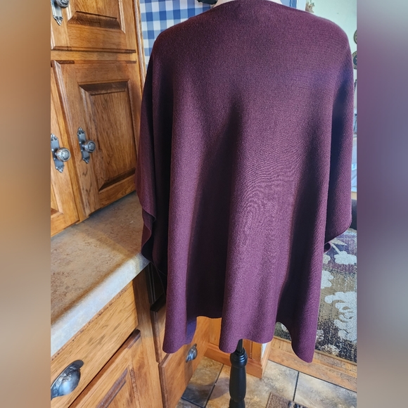 LOFT Knit Sweater Poncho with side Buttons Burgundy One Size - Picture 4 of 5
